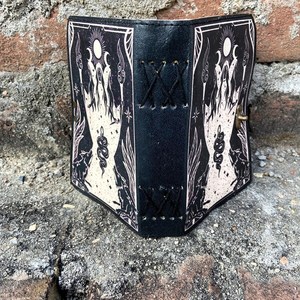 Carnet de notes en cuir fait main - Grimoire de fée lunaire gaufré avec papier coton non ligné à bords festonnés vintage - Product Image 2