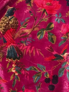 Tela de Terciopelo de Algodón de Lujo: Estampado de Aves, Rosa Cebolla, 45 Pulgadas de Ancho - Product Image 5