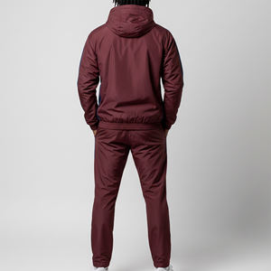 Conjunto Deportivo Personalizado de Chaqueta con Cremallera y Pantalones Jogger con Puños, 100% Nailon, Resistente al Viento y al Agua, Ligero y Moderno con Bloques de Color - Product Image 5