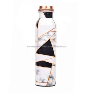 Ensemble de bouteille d'eau en cuivre pur avec 2 tasses pour l'hydratation du yoga de la salle de sport étanche de qualité supérieure - Product Image 3