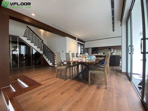 Suelo Vinílico SPC VFLOOR de Venta Superior Directo de Fábrica, Resistente al Desgaste, Impermeable, Sistema de Click, para Granjas y Garajes - Product Image 1