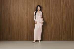 Jupe longue en soie douce classique taille haute élégante pour femme de bureau, style vietnamien tissé, couleur OCRE IVORY SHADOW - KV70 - Product Image 6