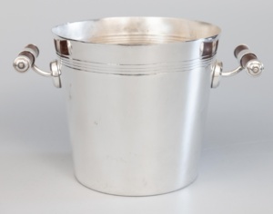 Refroidisseur de vin à seau à champagne en argent moderne du milieu du siècle pour les fêtes ou tout type d'occasion personnalisable - Product Image 2