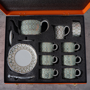 Service à thé en céramique artisanal élégant avec finition artistique rustique, tasses à thé de qualité supérieure, théière élégante, plateau de service décoratif - Product Image 2