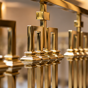 Barandilla de Bronce Cuadrada Escalonada para Hoteles de Lujo, Villas, Escaleras e Interiores Arquitectónicos Modernos - Product Image 2