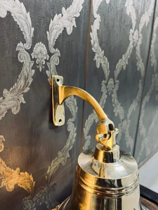 Cloche d'art en laiton gravée, cloche de style artisanal en laiton de qualité supérieure, idéale pour la décoration de jardin, de maison, de temple, d'espaces nautiques, à suspendre au mur - Product Image 6