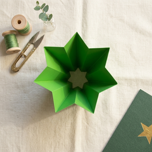 ชุดแจกันโลหะรูปดาวทันสมัย แจกันดอกไม้ทรงเรขาคณิตหลากสีสัน สีเหลืองสีเขียว สไตล์โอริกามิ กระถางดอกไม้ตกแต่งสำหรับตกแต่งบ้าน - Product Image 2