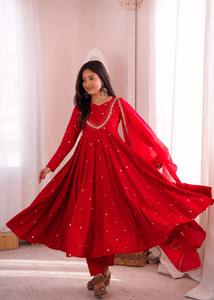 Traje Anarkali Tradicional Rojo para Mujer con Dupatta Bordada, Largo Midi, Corte Holgado, Estilo Indio-Pakistaní para Bodas - Product Image 5