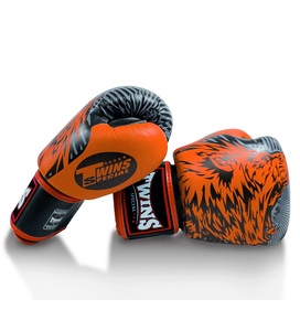 Guantes de Boxeo de Cuero Auténtico de Primera Calidad para Artes Marciales, Muay Thai y Kickboxing, Modelo Twins FBGV-50 Wolf - Product Image 5