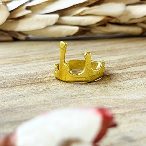 Nouvel Arrivage Bague Minimaliste en Laiton Plaqué Or 18 carats pour Femme, Design Liquide Abstrait Effet Fondant, Vente en Gros/OEM/ODM - Product Image 1