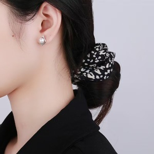 Retro S925 Pure <b>Silver</b> <b>Stud</b> Earrings with Exquisite Natural Pearl Fashionable Freshwater Jewelry - Product Image 4