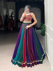 Conjunto de lehenga choli de diseñador Gamthi con espejo y detalles Kodi en georgette, especial para Navratri, completamente cosido y listo para usar. - Product Image 1