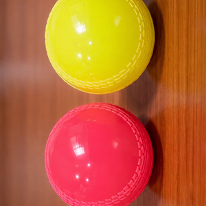Balle de cricket d'entraînement Mahaplay en PVC durable de 7 cm avec logo personnalisé pour le cricket de rue, fournisseur Inde, emballage inclus - Product Image 1