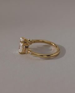 Anillo de Compromiso y Matrimonio Arin Eternity con Diamante Esmeralda Cultivado en Laboratorio IGI/GIA, Oro Blanco de 14k, Joyería Creada en Laboratorio para Mujer - Product Image 4