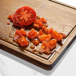 Planche à découper en bois d'acacia de qualité supérieure, épaisse, réversible, avec rainure profonde pour les jus, pour usage en cuisine et restaurant, OEM - Product Image 5