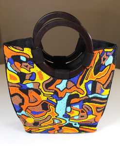 Sac à bandoulière rectangulaire brodé à la main avec motif perlé, artisanat textile, broderie au point de croix, objet d'art de collection - Product Image 1