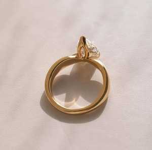 Bague de Fiançailles Solitaire en Moissanite Poire 2 CTW, Bande Audacieuse en Or Massif 14K, Bague de Promesse Goutte d'Eau, Cadeau d'Anniversaire de Mariage pour Elle - Product Image 4