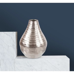 แจกันโลหะทันสมัยสำหรับตกแต่งบ้าน  งานแฮนด์เมด  ผิวสัมผัสแบบมีลวดลาย - Product Image 1