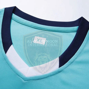 ชุดฟุตบอลผ้าเนื้อนุ่ม ดีไซน์โดดเด่น คุณภาพสูง สีพื้น - Product Image 3
