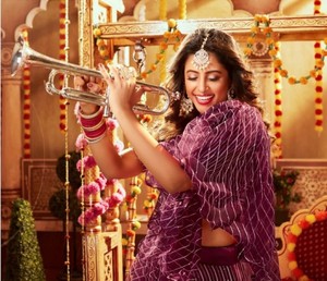 ชุดเลเฮนกาโชลีแบบกึ่งสำเร็จรูปของ Georgette ประดับด้วยงานปักเลื่อมและด้าย งานทันสมัยสำหรับงานปาร์ตี้ งานแต่งงาน งานดิวาลี ความยาวระดับพื้น - Product Image 2