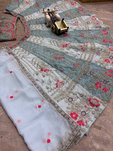 Lehenga Choli en soie tabby brodée bleu ciel avec dupatta en filet, tenue de créateur pour mariage, fiançailles, Diwali, fête de remise de diplôme pour femmes - Product Image 4