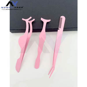 ชุดหวีติดขนตาปลอมรูปปลากระเบนสีชมพู 3 ชิ้น พร้อมที่หนีบ  วัสดุสแตนเลส ปลายแหลม อุปกรณ์แต่งหน้าที่จำเป็น - Product Image 2