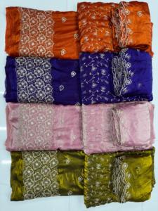 Tissu Rangoli Crush à surface douce, tombé fluide, brillance subtile et texture élégante pour vêtements de mode et tenues ethniques. - Product Image 5