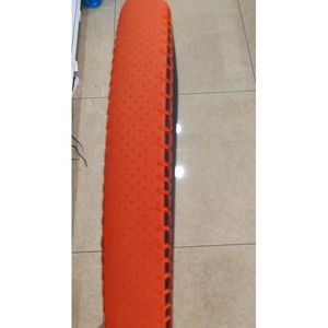 Housse de volant orange avec texture antidérapante pour la protection de l'intérieur de la voiture - Product Image 1