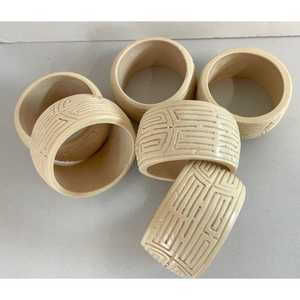 SAMI HANDICRAFTS ชุดแหวนผ้าเช็ดปากลายโรแมนติกที่ทนทาน ชุด 4 ชิ้น ของตกแต่งหลากสีธรรมชาติสำหรับการสังสรรค์ในครอบครัว/งานปาร์ตี้ - Product Image 5