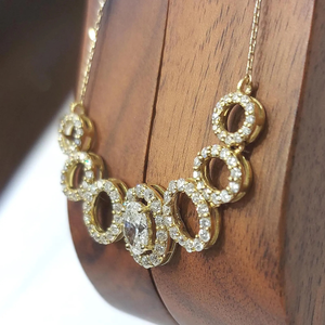 Collier de fiançailles plaqué or 18 carats avec pendentif pavé en moissanite taille ovale pour femme - Product Image 5