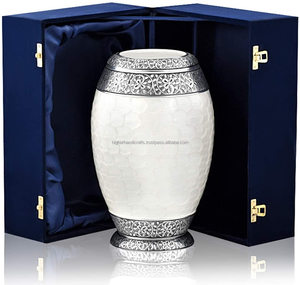 Urna de cremación de latón de alta calidad, recuerdo de Metal de calidad de exportación para cenizas de mascotas, suministros funerarios al por mayor - Product Image 4