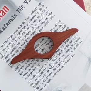 Support de livre en bois artistique pour une expérience de lecture unique alliant créativité et fonctionnalité pratique - Product Image 6