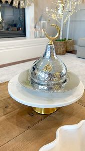 Plato de Servir Redondo de Acero Inoxidable de Lujo con Tapas Pulimentadas para Uso en Hoteles, Restaurantes, Fiestas y Buffets - Product Image 4