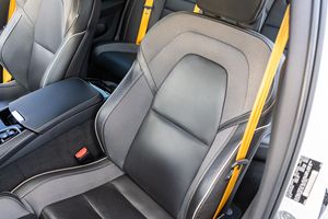 Oferta Correcta: Volvo V60 Recharge T8 Polestar Engineered Wagon 2023, Listo para Envío Mundial - Product Image 3