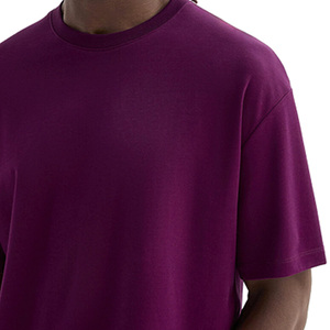 Ensemble T-shirt et short vierges pour homme, idéal pour un style décontracté professionnel, avec logo frontal, en tissu toile respirant et écologique - Product Image 3
