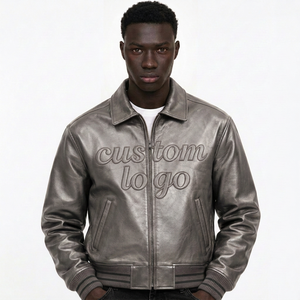 Chaqueta Varsity de Cuero Personalizada para Hombre, Chaqueta Bomber de Cuero con Letras Bordadas en Chenille, Mangas en Contraste y Dobladillo Acanalado - Product Image 1