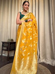 Sari de seda Banarasi con tejido Zari para fiestas, con blusa sin coser, amarillo 69961 - Product Image 3