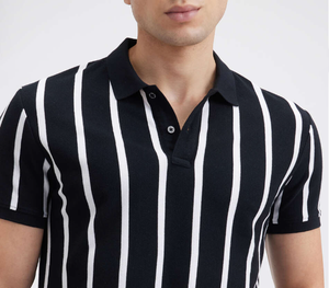 Polo pour homme 100 % coton à manches courtes, coupe ajustée, rayures verticales noires et blanches, broderie technique, tissu tricoté respirant - Product Image 3