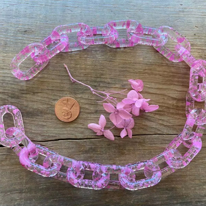 Escultura de cadena decorativa de resina epoxi contemporánea, cadena de resina epoxi de diseño para decoración de pared en la sala de estar - Product Image 1