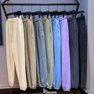 Pantalon de survêtement épais pour homme – Joggers en coton uni, coupés et cousus, modèle stock - Product Image 4