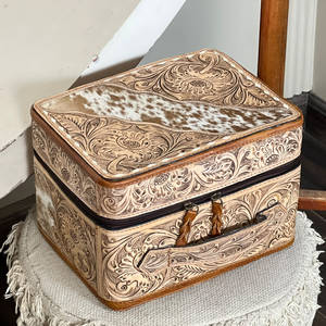 New Latest Personalized Hand Tooled Leather Jewelry Organizer Luxury Cowhide Leather Zipper Closure <b>Makeup</b> Travel <b>Storage</b> Case - Product Image 3