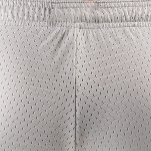 Shorts personnalisés pour hommes, imprimés par sublimation, shorts en mesh respirants pour le sport et le basketball, avec options OEM et ODM. - Product Image 2