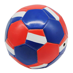 Ballon de football professionnel 2026 sur mesure, en cuir TPU imprimé coloré, de haute qualité, en PVC imperméable - Product Image 6