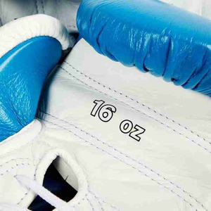 Gants de boxe en cuir véritable de qualité supérieure, best-sellers, avec lacets, personnalisables, bleu ciel et blanc, équipement de combat de boxe - Product Image 4