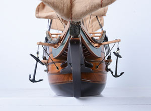 Modèle de bateau en bois Batavia L56.6, navire hollandais du XVIIe siècle, artisanal, peint à la main, décoration de table pour le bureau ou le salon - Product Image 5