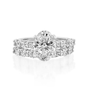 Bague de fiançailles personnalisée avec diamant ovale de 8 carats cultivé en laboratoire, alliance assortie, certifiée IGI, plaquée rhodium, or 18 carats, ensemble de mariage - Product Image 1