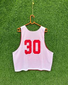 Camiseta Deportiva de Malla Transpirable Tigard Lacrosse para Mujer, Color Rojo, Cuello Redondo, Manga Corta, Corte Regular, Logotipo Estampado, Reversible - Product Image 4