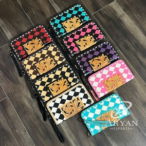 Carteras de mano de cuero genuino con grabado floral hecho a mano para mujer, diseño de cereza a cuadros, monederos de noche con correa para la muñeca y tarjeteros. - Product Image 1