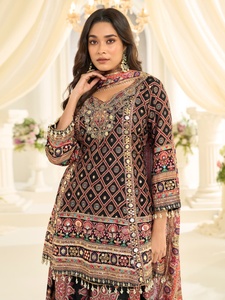 Élégante nouvelle tenue pakistanaise longue de créateur, style Sharara et Dupptta, au design raffiné. Achetez directement auprès d'un fournisseur indien au prix de gros. - Product Image 2