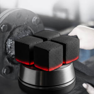 ถ่านกะลามะพร้าวธรรมชาติพรีเมียม ปลอดภัยต่อสิ่งแวดล้อม เถ้าขาว ติดไฟนาน 2-3 ชั่วโมง ให้ความร้อนสูง ค่าแคลอรี่ 7200 - Product Image 1